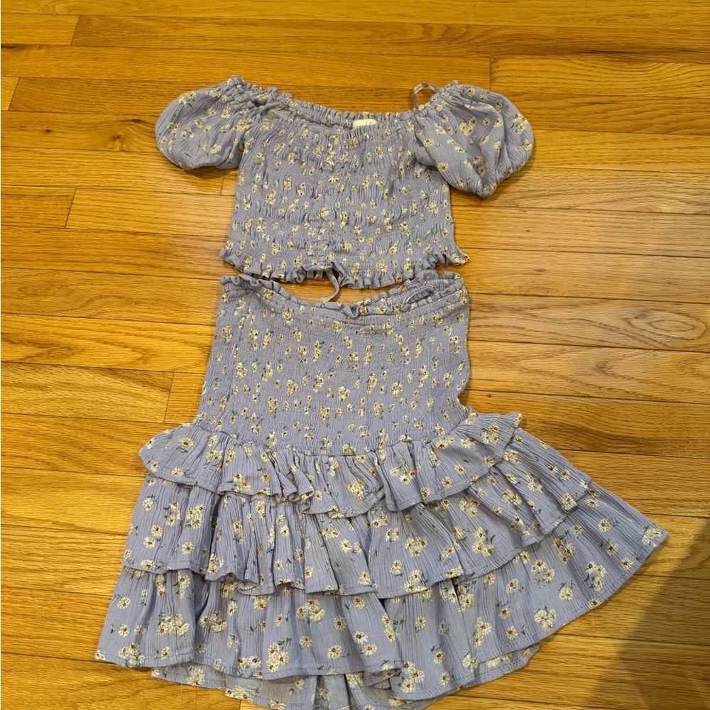Juniper Blu Floral Ruffled Top and Skirt Set, size Medium
